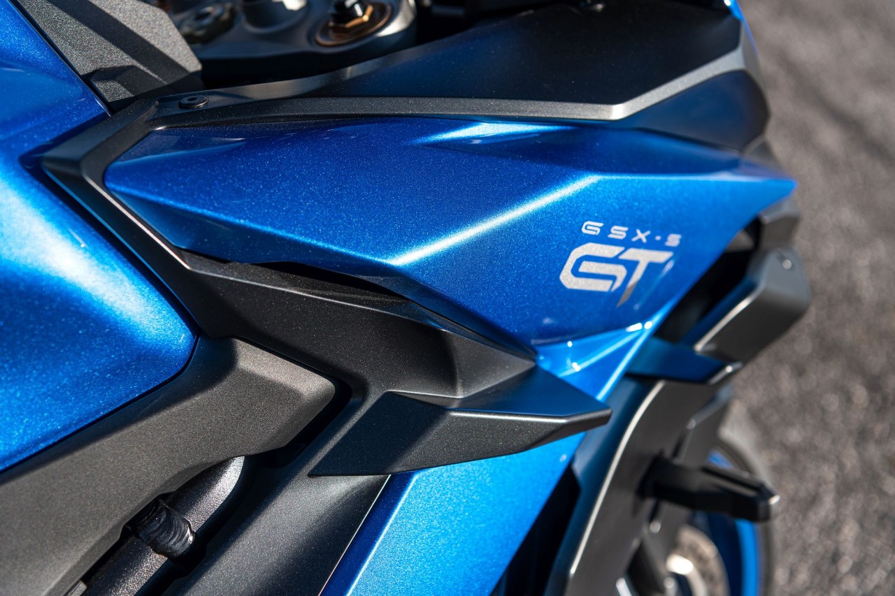 Suzuki GSX-S1000GT: vacanze nello spazio